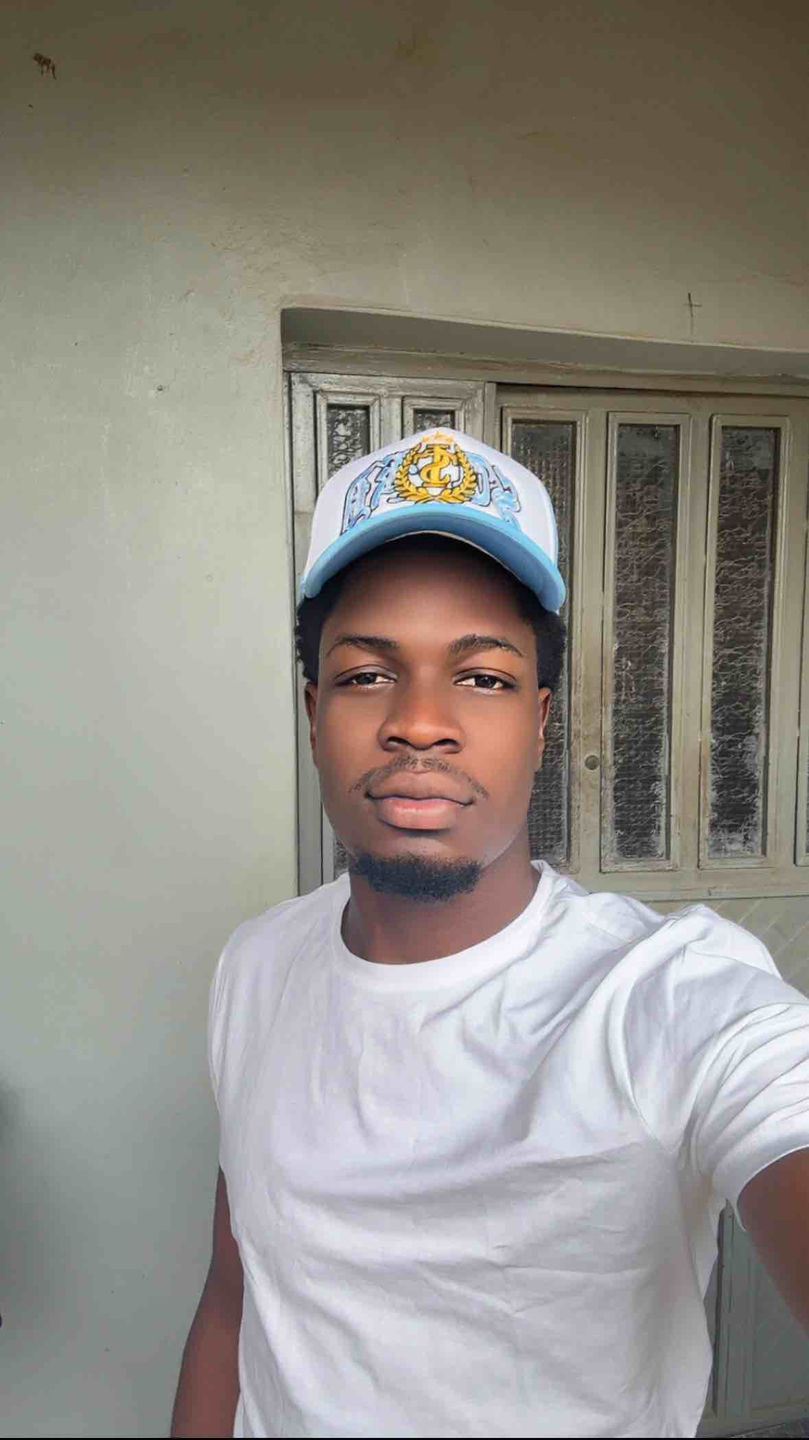 emaxax Profile Picture